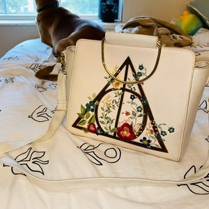 Beautifully embroidered Loungefly Harry Potter bag
